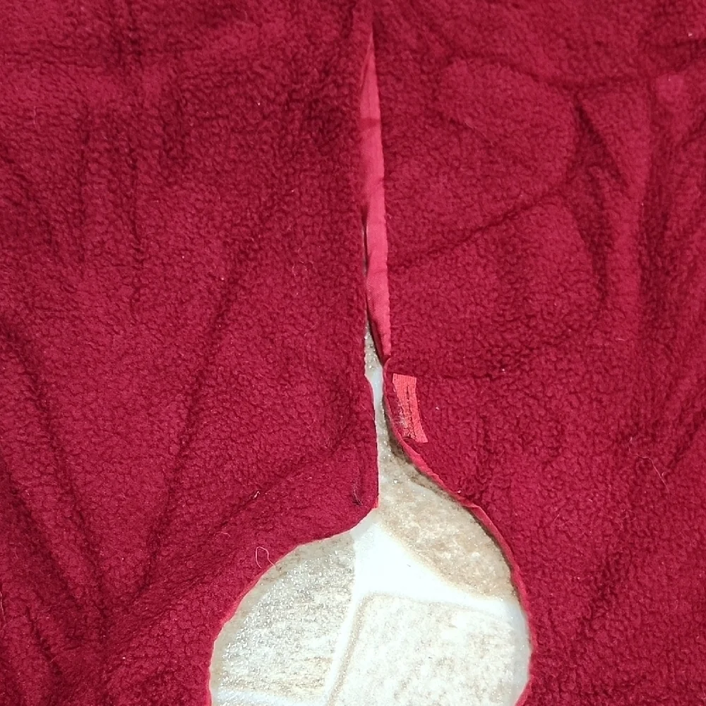 Vintage Tapete to Place Under a Handmade Christmas Tree
